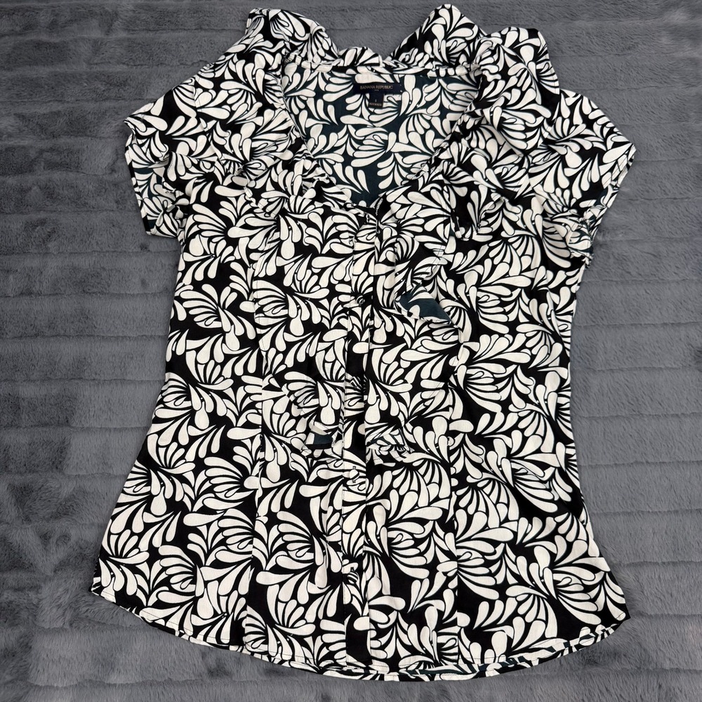 Banana Republic Womens Small Black White Ruffle V-Neck Button Blouse RN54023